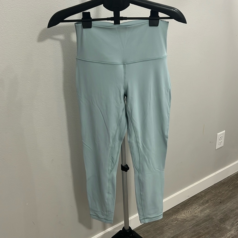 Lululemon HR double lined 25 in legging. Size 8